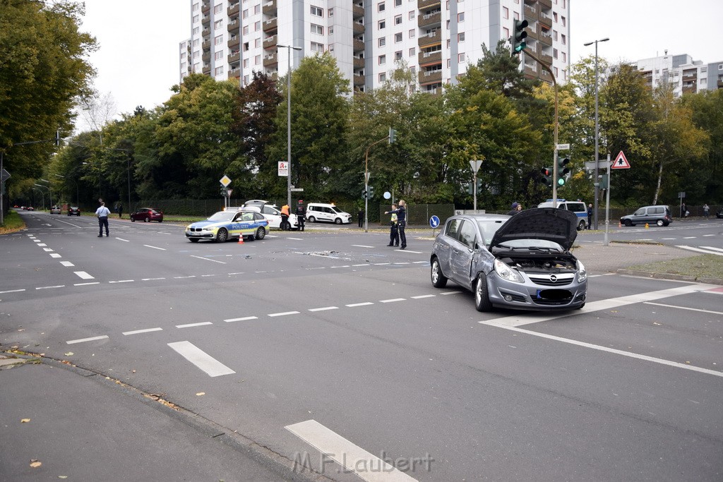 VU Bus Pkw Koeln Porz Gremberghoven Steinstr Konrad Adenauerstr P43.JPG - Miklos Laubert